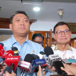 Kepala Badan Gizi Nasional (BGN) Sudaryono (kiri) dan Kepala BPOM Taruna Ikrar (kanan)